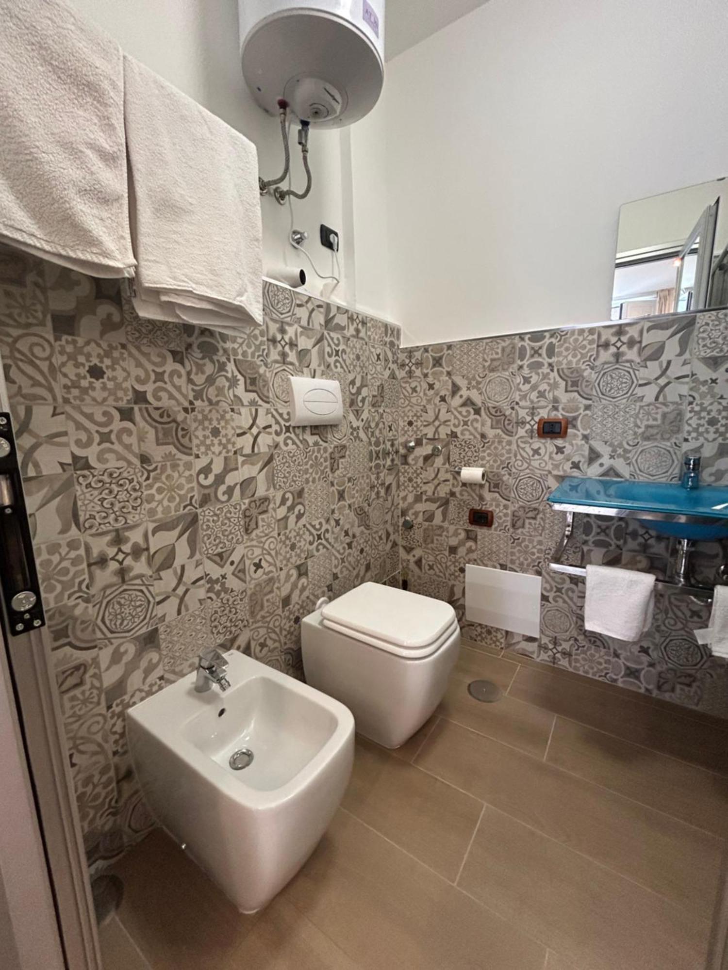 Bed & Breakfast Binario 14 Piazza Garibaldi Napels